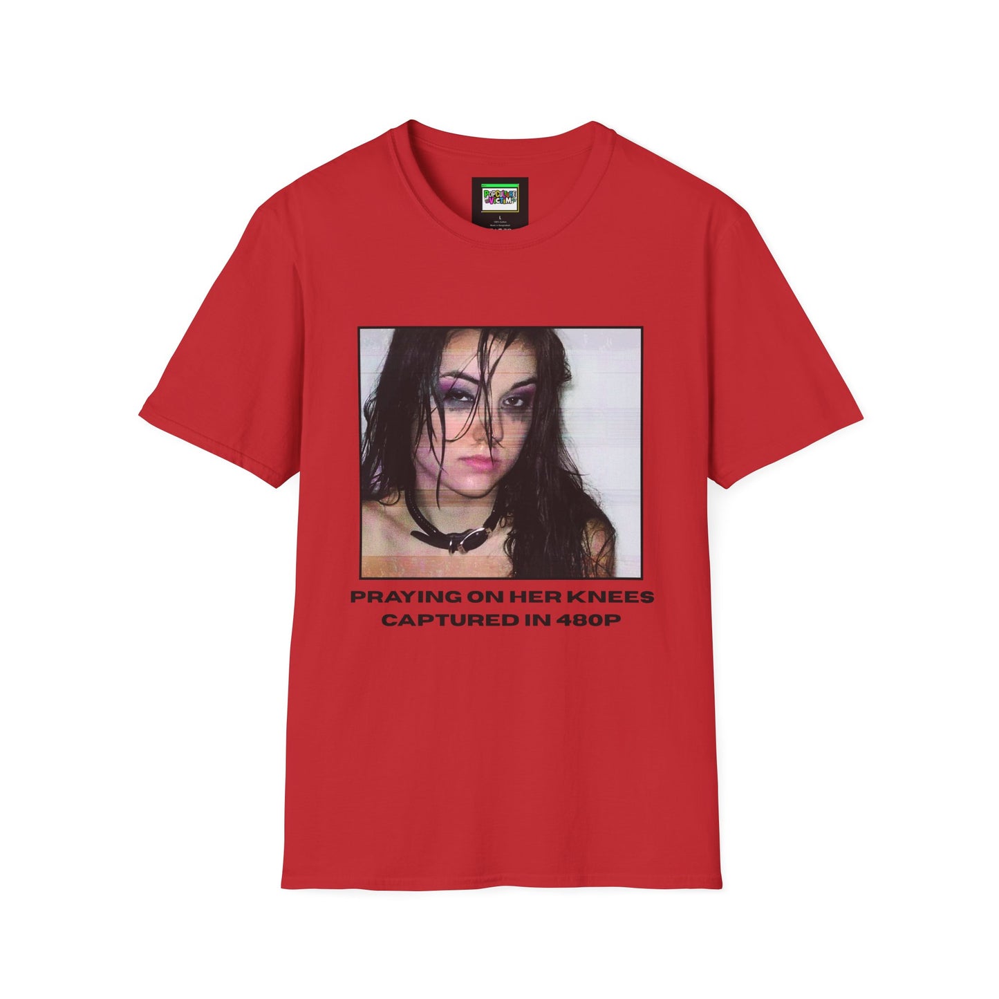praying on her knees tee