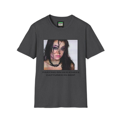 praying on her knees tee